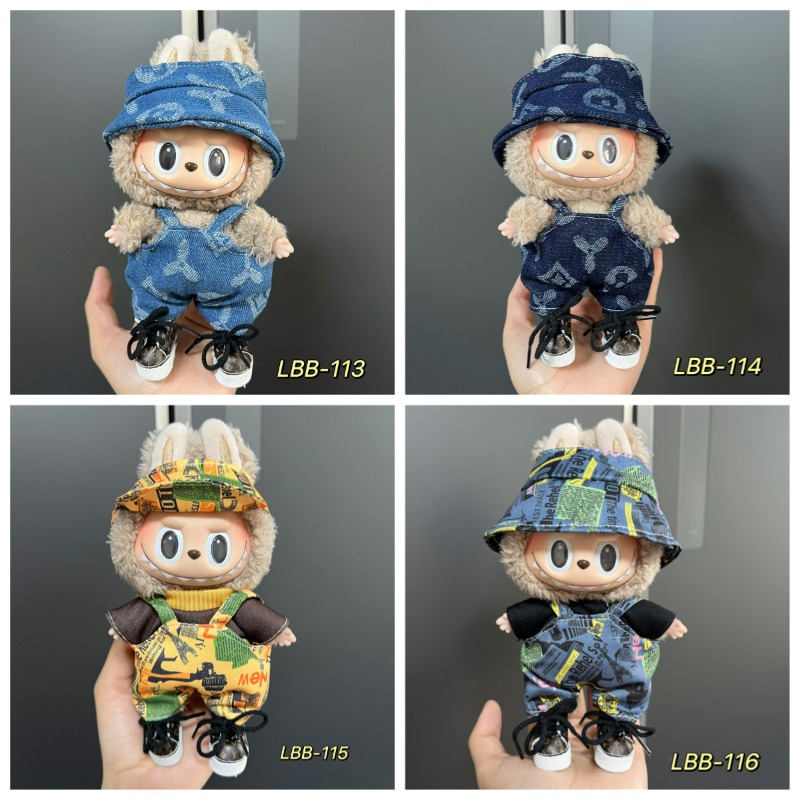 Vintage Fashion Toys - หมวกปีกกว้างพิมพ์ลายวินเทจและชุดเอี๊ยมที่ออกแบบมาเป็นพิเศษสําหรับของเล่นตุ๊กตาน่ารักเป็นเสื้อผ้าผจญภัยกลางแจ้ง