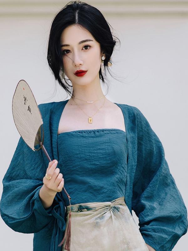 ชุดเซ็ตกระโปรงสายเดี่ยวเปิดไหล - Vintage Fashion Years บทวิจารณ์และราคา